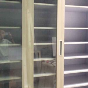 Lemari Kayu Pajang Kaca